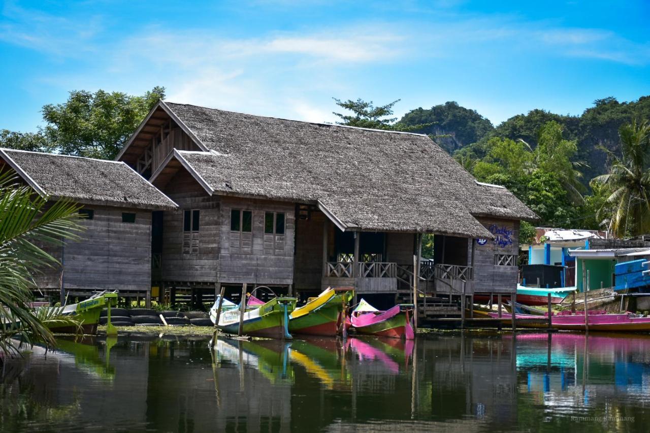 Гостевой дом Kampoeng Karst Rammang Rammang Kasijala Экстерьер фото